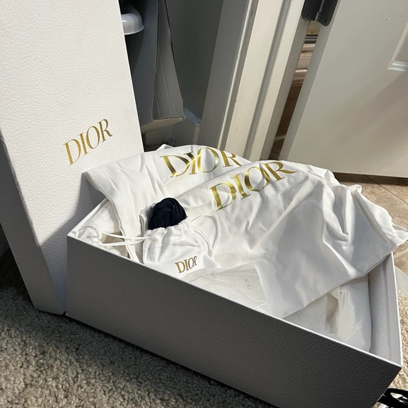 Only wore 1 time. Very comfortable. Authentic Dior. Extra shoe laces, dust bags - Picture 8 of 8